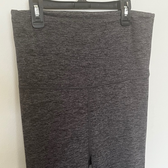 GAIAM Gray Flare High Waisted Yoga Pants Small - Picture 2 of 9